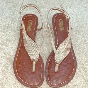 Cute sandals.
